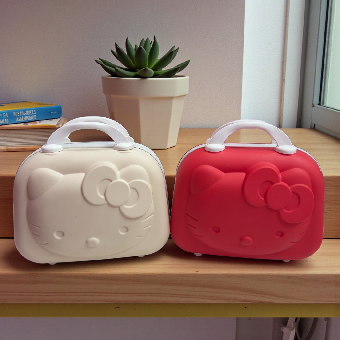 Hello Kitty Hard shell Case/Travel/Vanity Bag